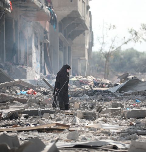 Gaza woman rubble